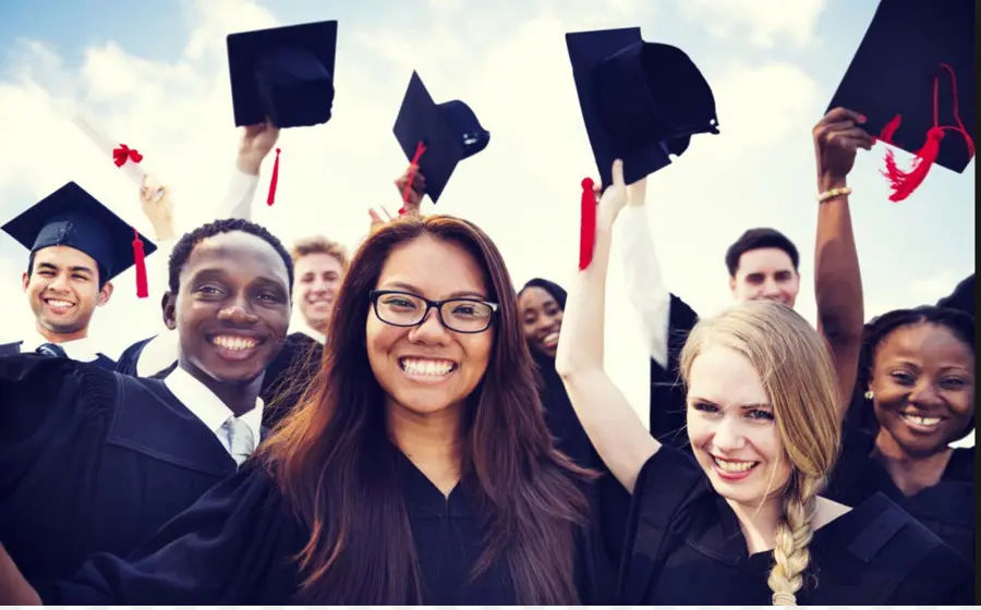 Graduados，Estudiantes PNG